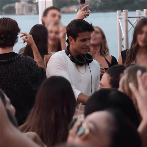 Levi - Jump (Extended Mix)